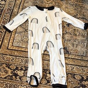 Kyte midnight rainbow zip romper (3-6)